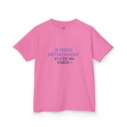 T-Shirt Enfant - "Je pense différemment et c'est ma force"