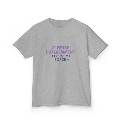 T-Shirt Enfant - "Je pense différemment et c'est ma force"